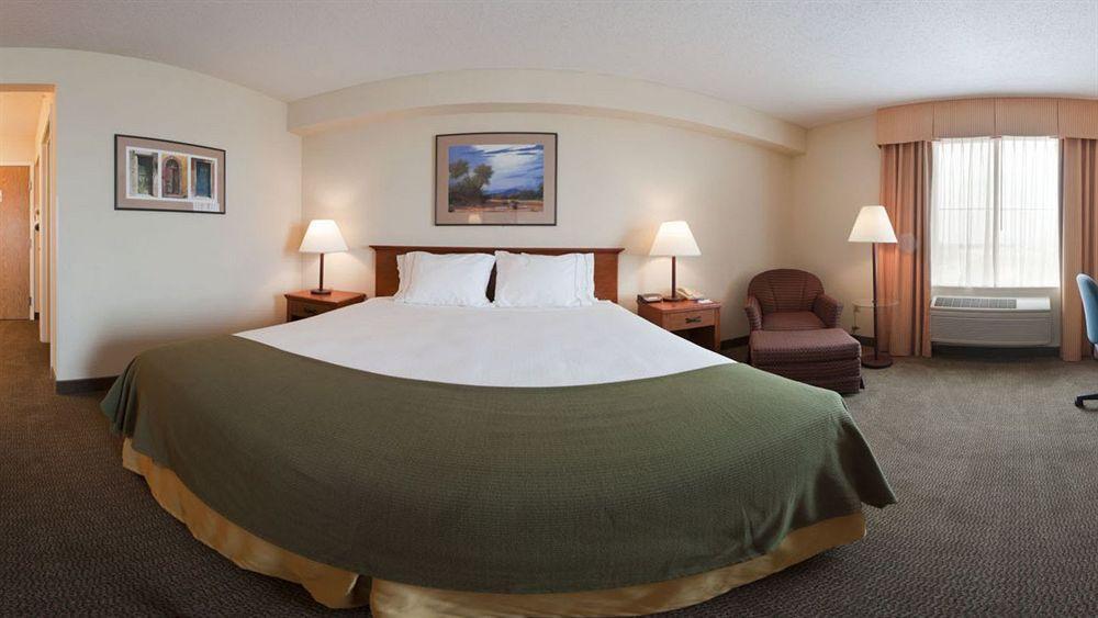 Holiday Inn Express Peoria North - Glendale By Ihg Exterior photo