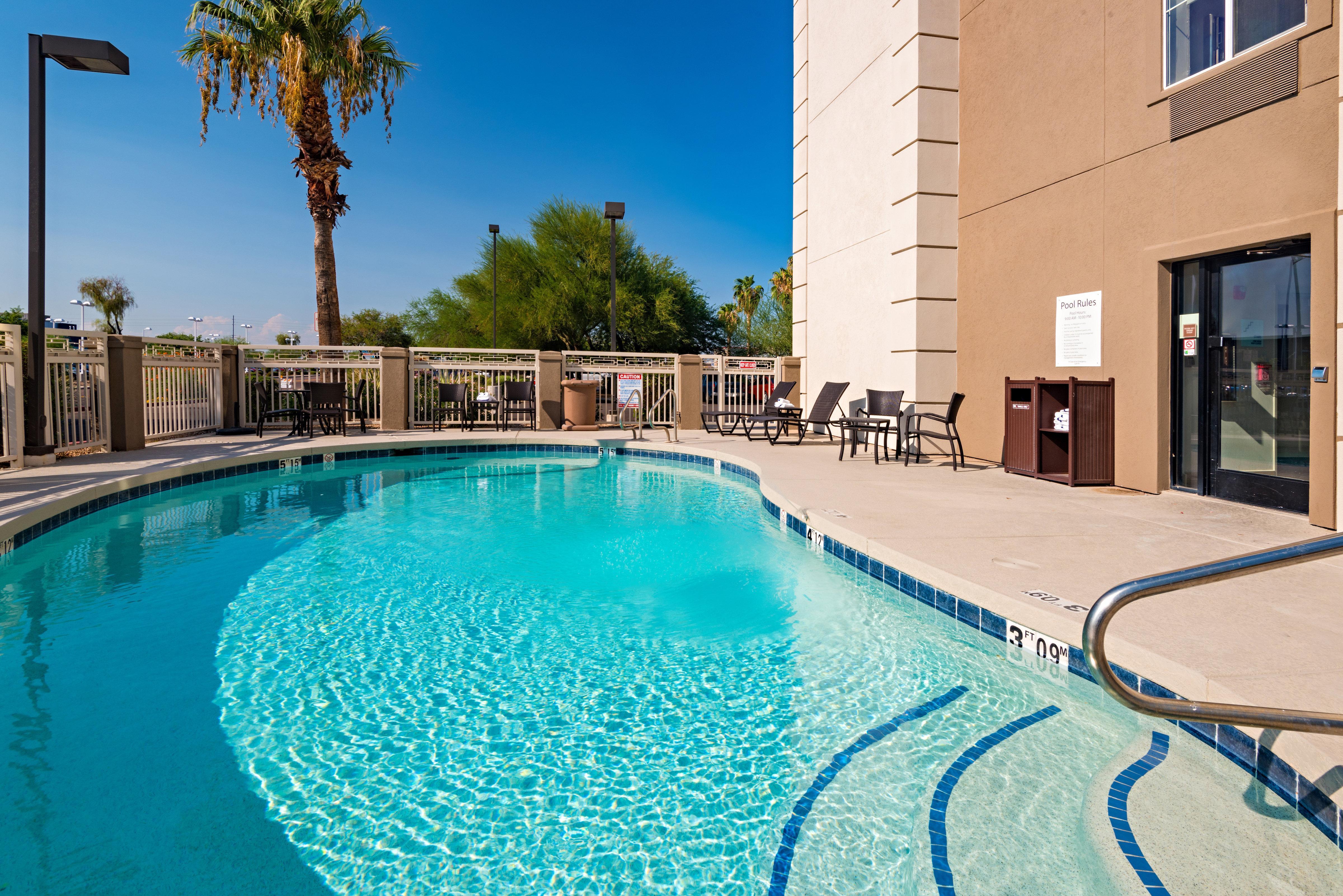 Holiday Inn Express Peoria North - Glendale By Ihg Exterior photo